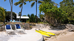 Plage et kayaks